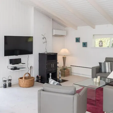 Сasa de vacaciones Cedomir - 625m From The Sea By Interhome Hornbæk